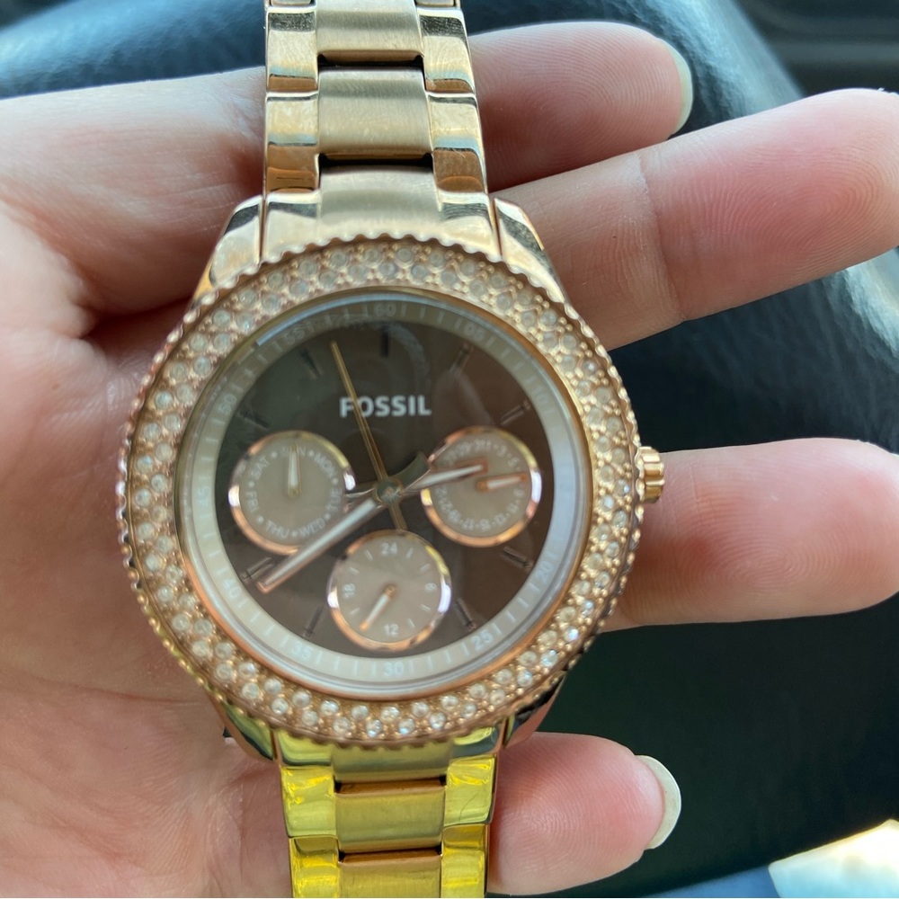 Rose gold fossil watch
